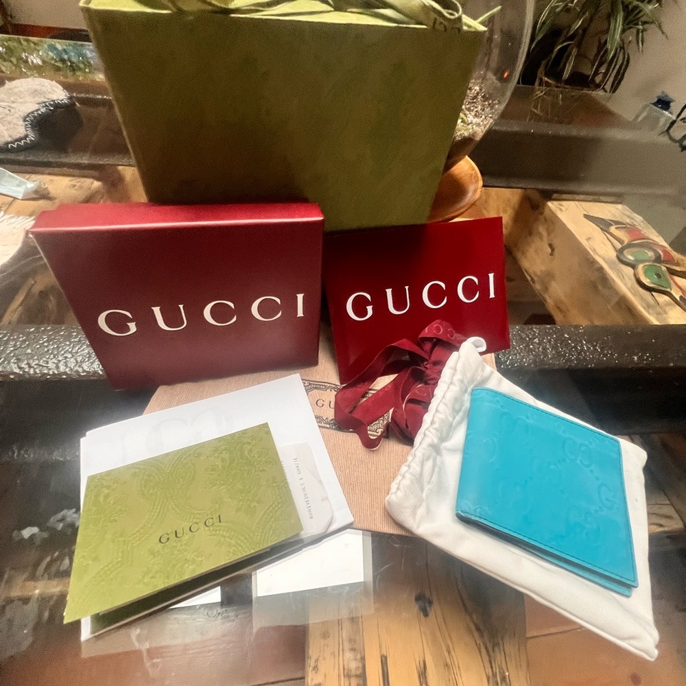 Gucci neon blue  Wallet with Red Packaging